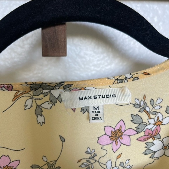 Spring Floral Blouse - Picture 2 of 2